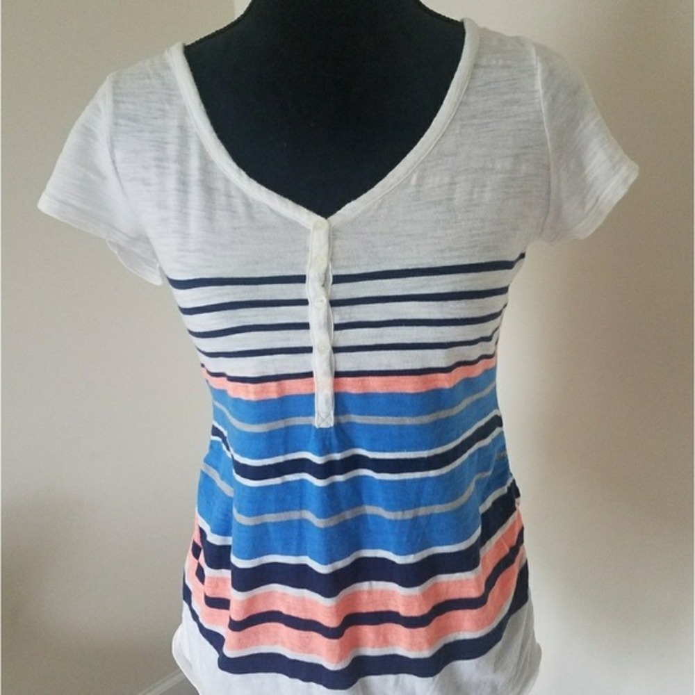Old Navy Maternity/T-shirt - Picture 2 of 4